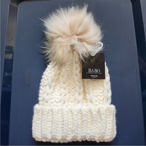 NWT!! Super soft! Super warm!! Ba-Bo Cream Knit Pom-Pom Beanie
